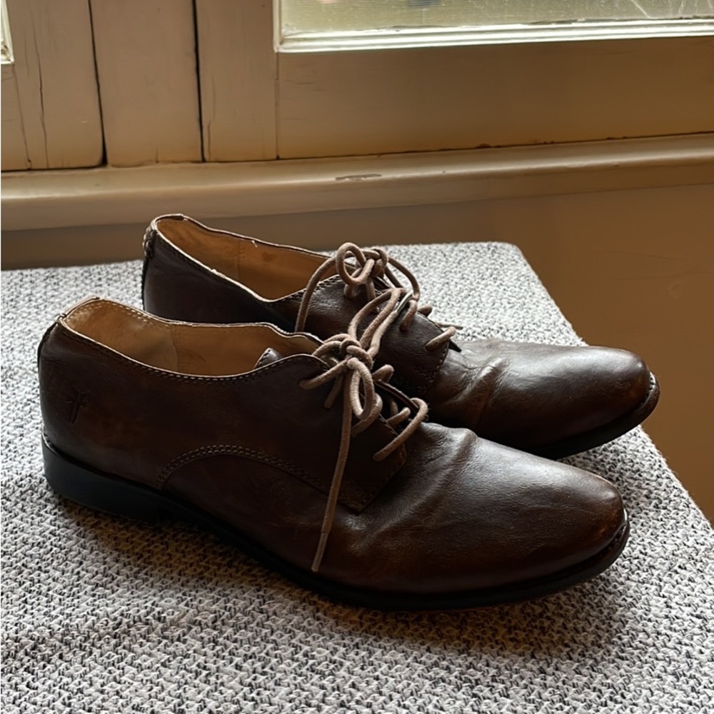 Frye Oxfords 8.5